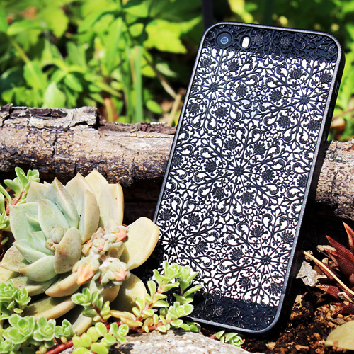 【MORPHA WORKS】薄金 for iPhone SE/5/5s「Arabesque」