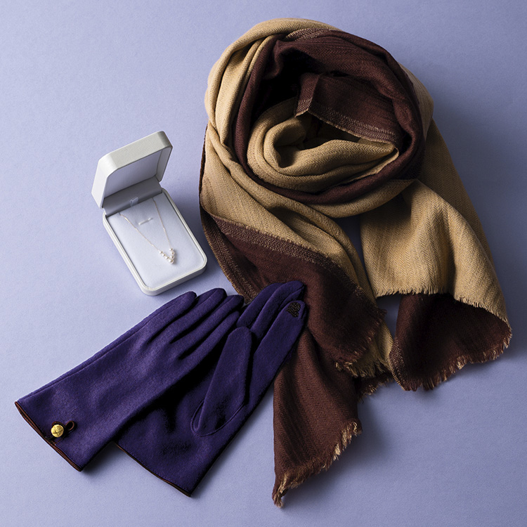 【藤巻百貨店のお年玉】大人の女性を輝かせる！希少ジュエリー＆小物３点セット