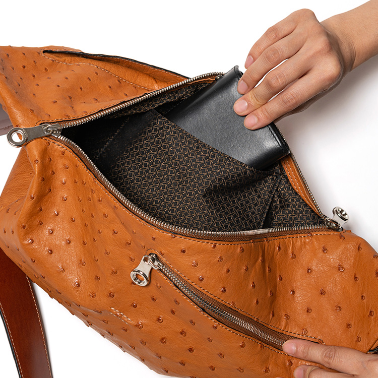 BAGかばん鞄本革　オーストリッチハンドバッグ　キャメル色　未使用　保管品