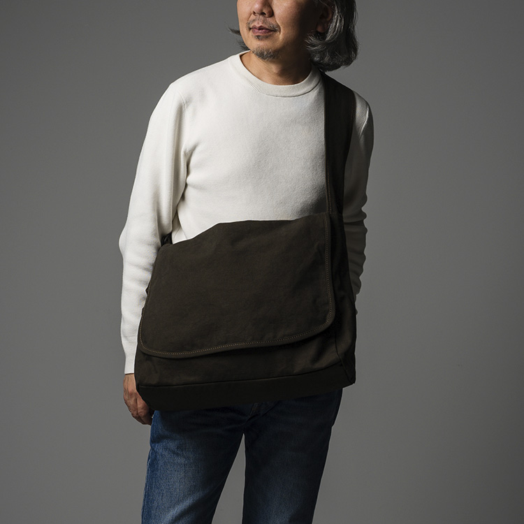 BAGGY PORT】黒さび染め帆布 被せビッグショルダー | 藤巻百貨店