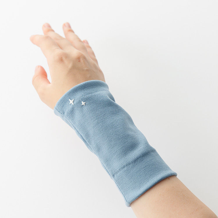 【タナベ刺繍】手刺繍入り リストウォーマー 星座ワッペンモデル