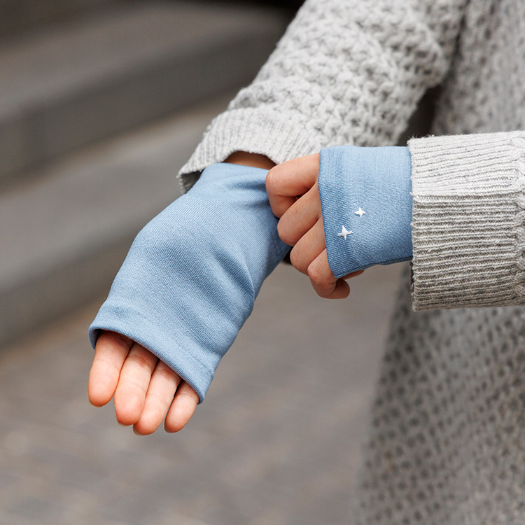 【タナベ刺繍】手刺繍入り リストウォーマー 星座ワッペンモデル