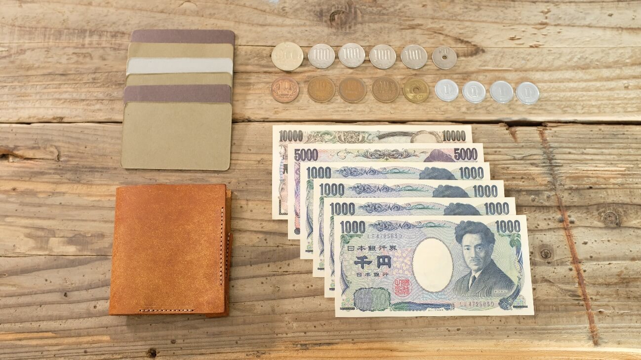 【LITSTA】コンパクトギミック財布「Flexible Wallet」