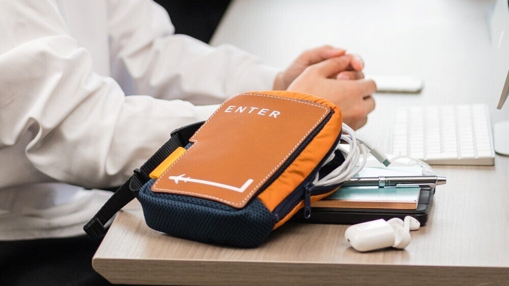 【DOUBLELOOP】ENTERシリーズ PCショルダーバッグ／ポーチバッグ